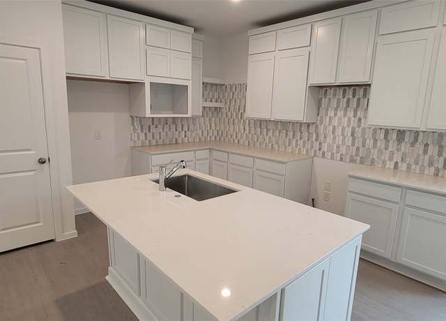 Property at 27402 Sweetwater Bay Dr, Katy, TX 77493, 3 beds, 2.5 baths
