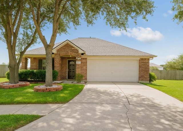 Property at 418 Sun River Ln, Dickinson, TX 77539, 3 beds, 2 baths