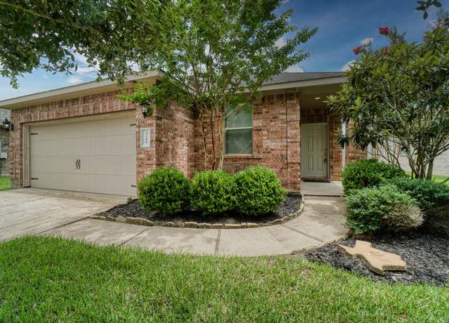 Property at 3209 Carriage Cove Ct, Dickinson, TX 77539, 3 beds, 2 baths