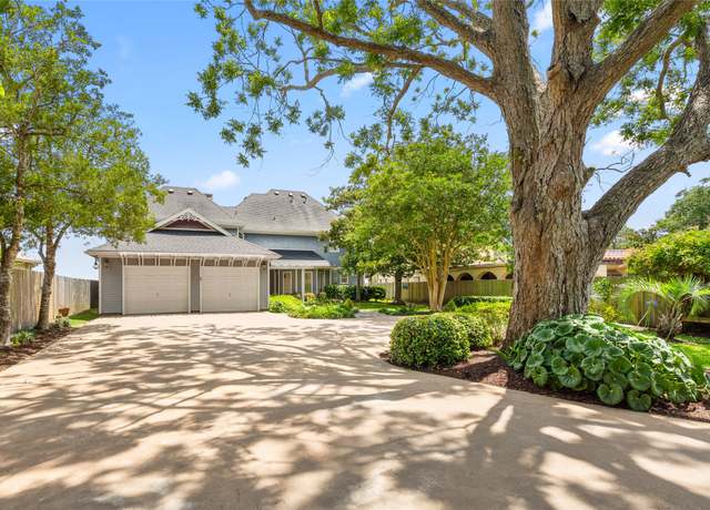 Property at 5123 W Bayshore Dr, Bacliff, TX 77518, 4 beds, 3 baths