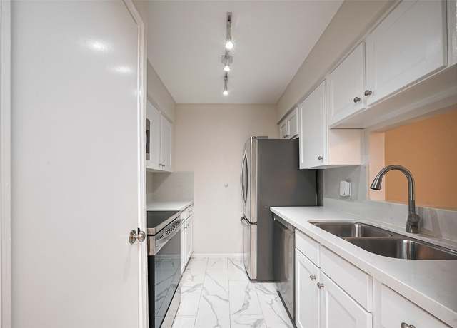Property at 5711 Sugar Hill Dr #100, Houston, TX 77057, 2 beds, 1 bath