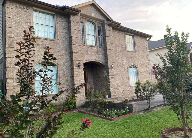 Property at 8422 Tavenor Ln, Houston, TX 77075, 4 beds, 3 baths