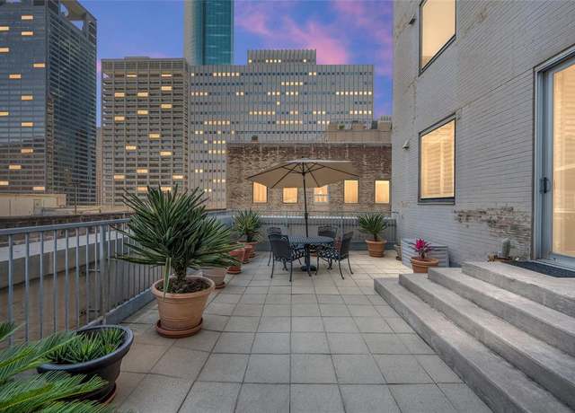 Property at 914 Main St #1213, Houston, TX 77002, 1 bed, 1.5 baths