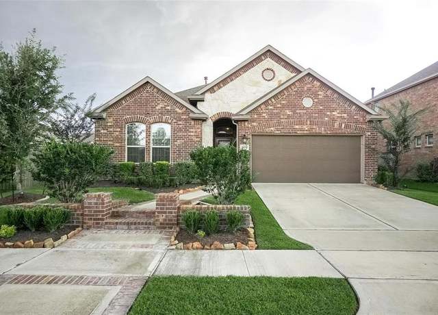 Property at 18711 Big Elm Dr, Cypress, TX 77433, 3 beds, 2 baths