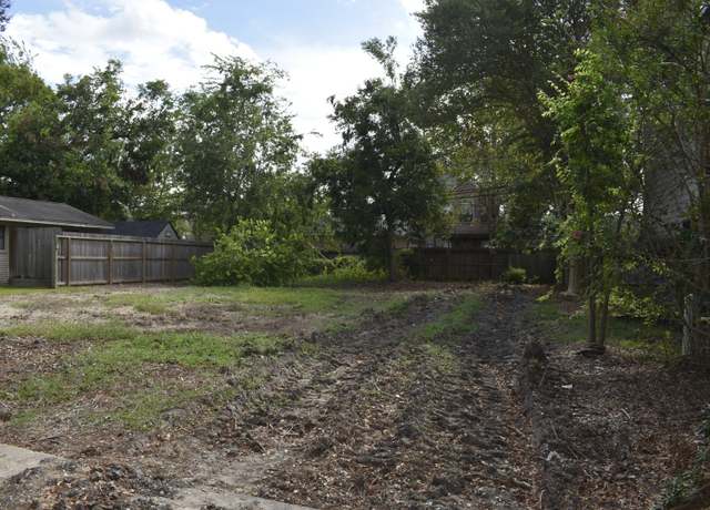 Property at 5517 Newcastle St, Bellaire, TX 77401