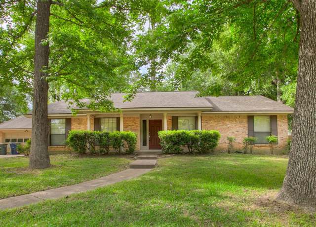 Property at 333 Hardy St, Huntsville, TX 77340, 3 beds, 2 baths
