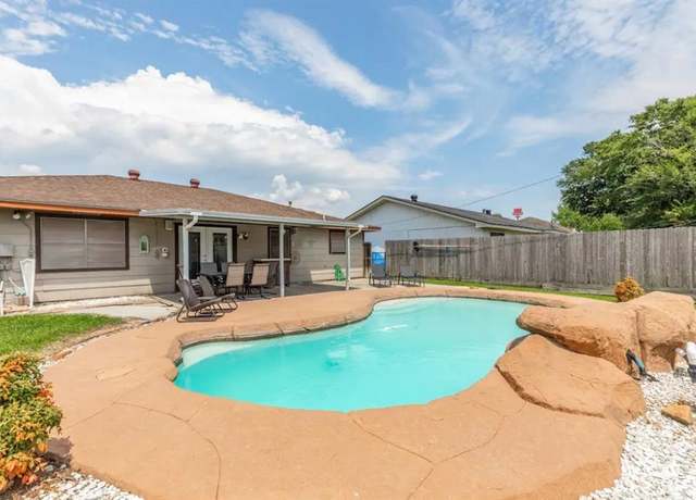 Property at 215 N 37th St, Nederland, TX 77627, 3 beds, 2 baths
