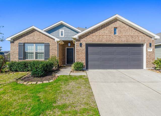Property at 1232 Colt Canyon Dr, Alvin, TX 77511, 3 beds, 2 baths