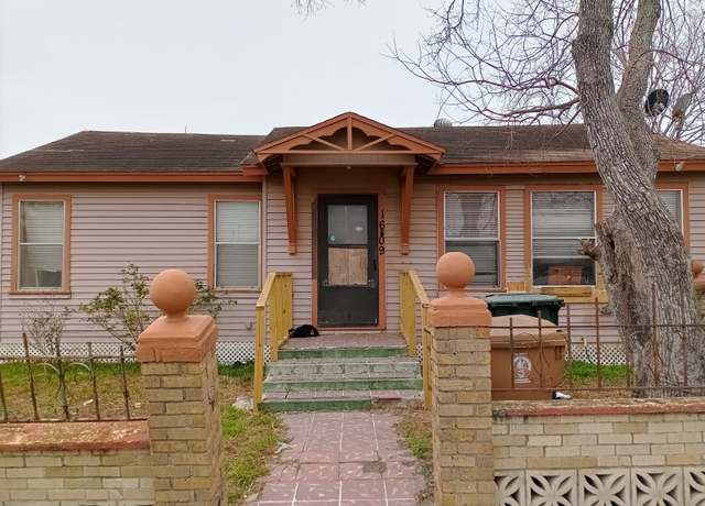 Property at 1609 15th St, Corpus Christi, TX 78404, 3 beds, 2 baths