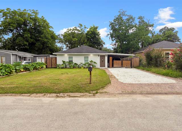 Property at 5614 Malmedy Rd, Houston, TX 77033, 4 beds, 2 baths