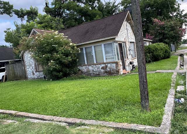 Property at 7102 Tuck St, Houston, TX 77020, 3 beds, 2 baths