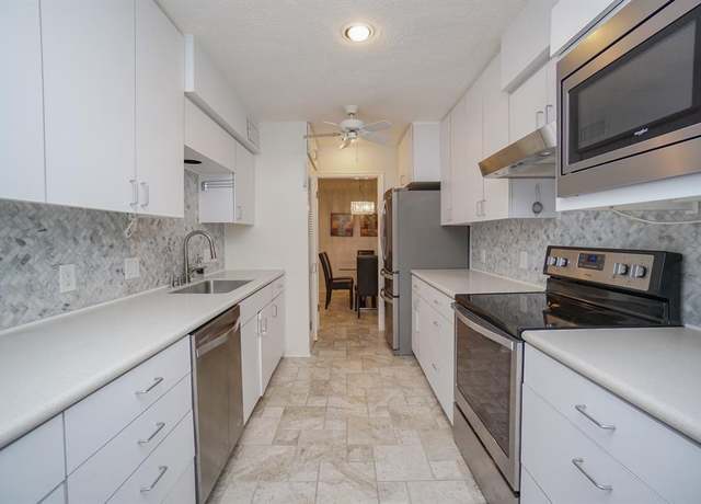 Property at 381 N Post Oak Ln, Houston, TX 77024, 3 beds, 3 baths