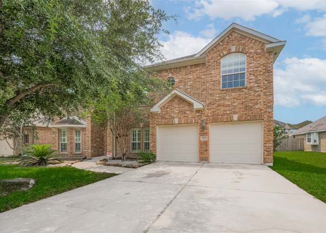 Property at 222 Honeysuckle Vine Dr, Rosenberg, TX 77469, 5 beds, 3.5 baths