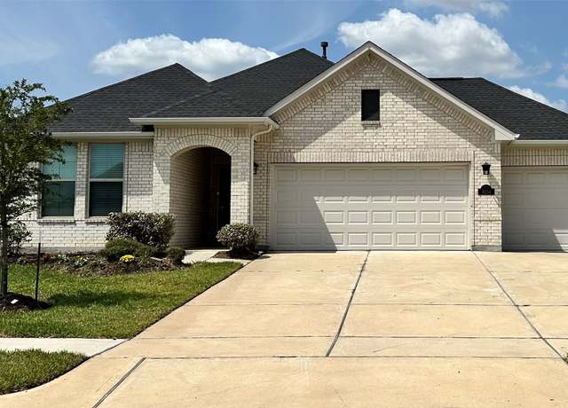 Property at 8034 Royal Palm Dr, Fulshear, TX 77441, 4 beds, 3 baths
