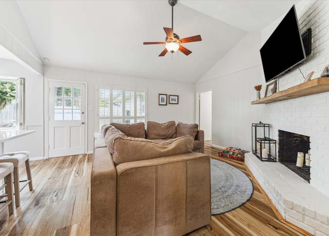 Property at 6206 Golden Forest Dr, Houston, TX 77092, 3 beds, 2 baths