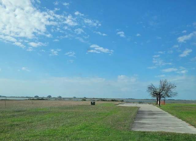 Property at 86 Turtle Bay Cv, Palacios, TX 77465
