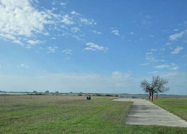 Property at 86 Turtle Bay Cv, Palacios, TX 77465