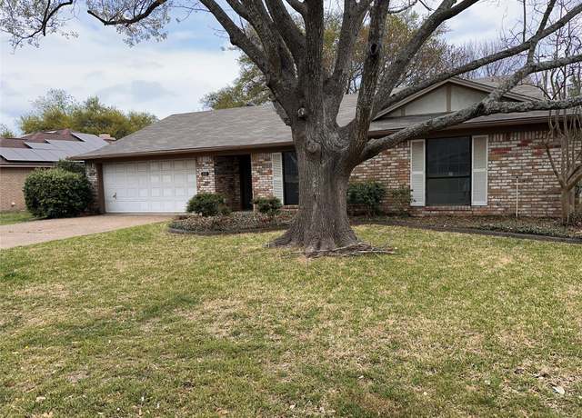 Property at 245 Fieldcrest Dr, Hewitt, TX 76643, 3 beds, 2 baths