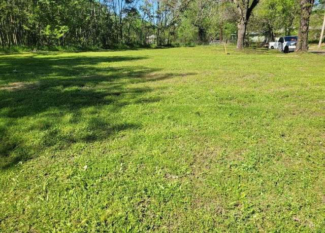 Property at 805 4th St NW, Paris, TX 75460