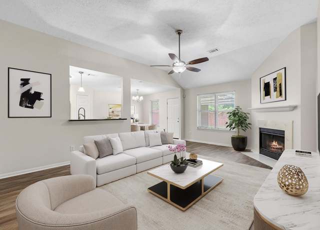 Property at 27097 Crown Chase Dr, Kingwood, TX 77339, 3 beds, 2 baths