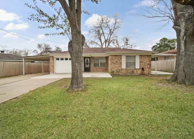 Property at 2217 Old Chappell Hill Rd, Brenham, TX 77833, 3 beds, 1.5 baths