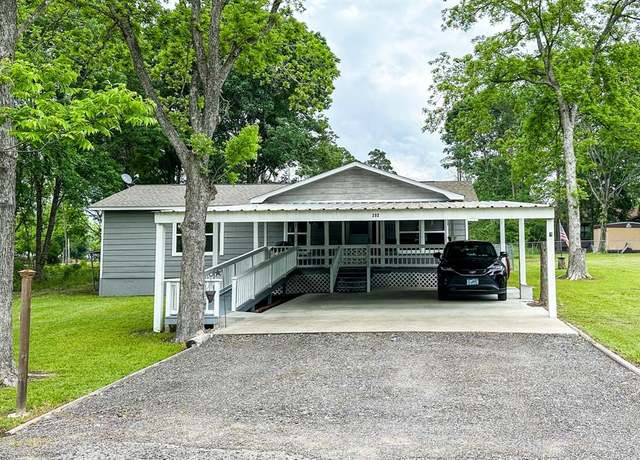 Property at 202 New Cove Dr, Livingston, TX 77351, 3 beds, 2 baths