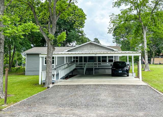 Property at 202 New Cove Dr, Livingston, TX 77351, 3 beds, 2 baths