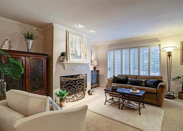 Property at 2333 Bering Dr #127, Houston, TX 77057, 2 beds, 1.5 baths