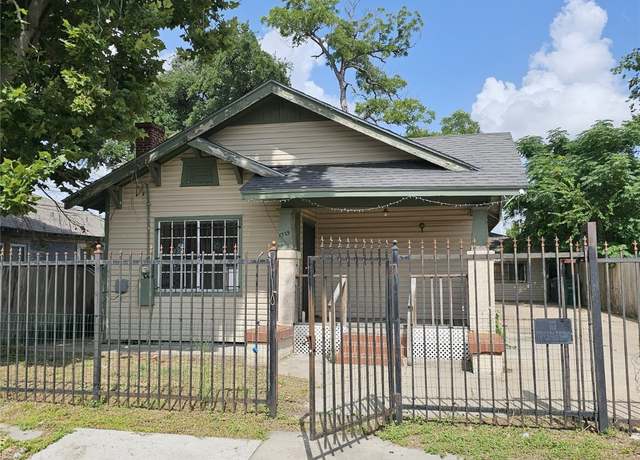Property at 1709 Hussion St, Houston, TX 77003, 3 beds, 3 baths