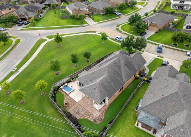 Property at 1928 Rushing Meadow Ln, Pearland, TX 77089, 3 beds, 2 baths