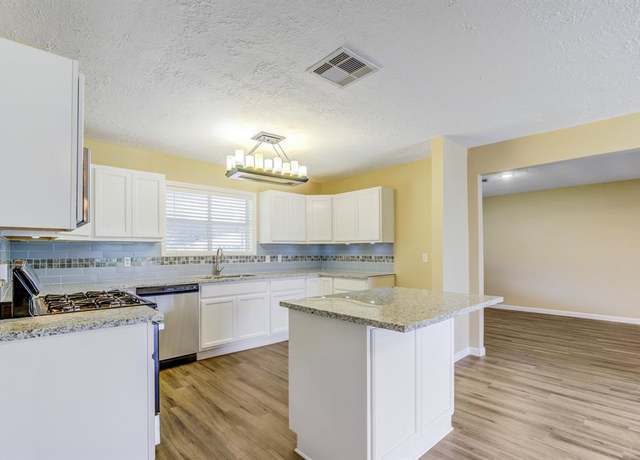 Property at 1406 W Talmage St, Alvin, TX 77511, 3 beds, 2 baths