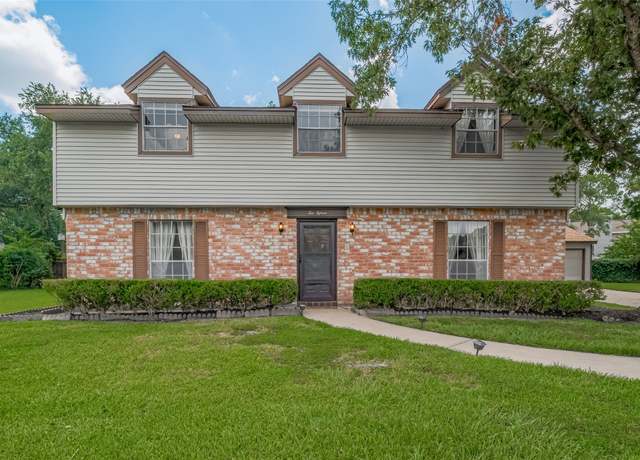 Property at 1015 Devonport Ln, Seabrook, TX 77586, 4 beds, 2.5 baths