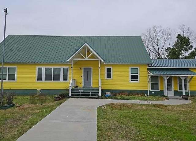 Property at 2 Birdwell Rd, Bedias, TX 77831, 3 beds, 2 baths