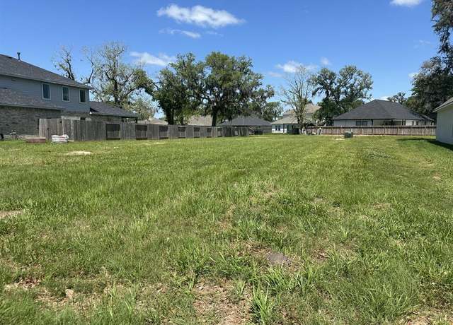 Property at 2237 Ridgewood Dr, West Columbia, TX 77486