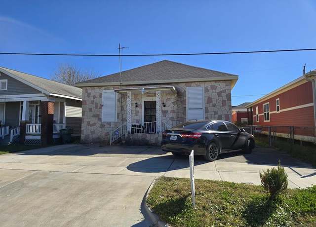 Property at 3619 Ave S, Galveston, TX 77550, 3 beds, 3 baths