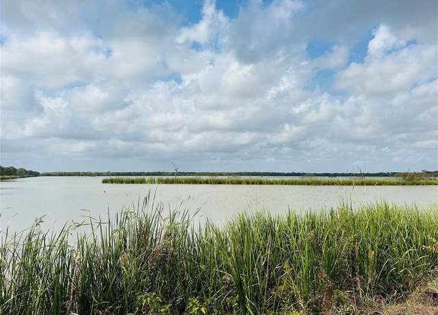Property at 274 Pony Trl, Angleton, TX 77515