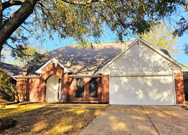 Property at 7715 Lobera Dr, Houston, TX 77083, 4 beds, 2.5 baths