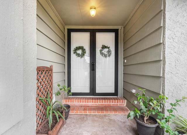 Property at 16811 Paint Rock Rd, Friendswood, TX 77546, 4 beds, 2 baths