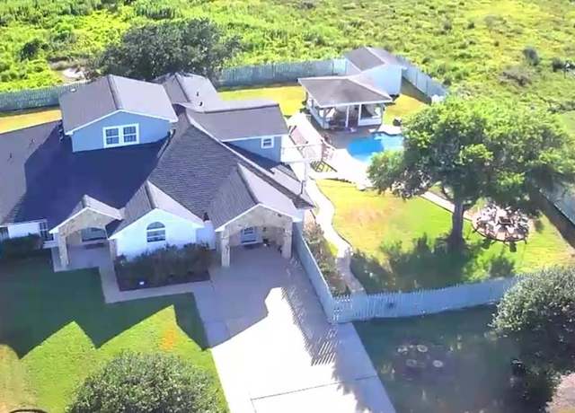 Property at 4027 Spanish Main Blvd, Galveston, TX 77554, 4 beds, 4.5 baths