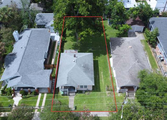 Property at 711 E 12th St, Houston, TX 77008, 2.5 baths
