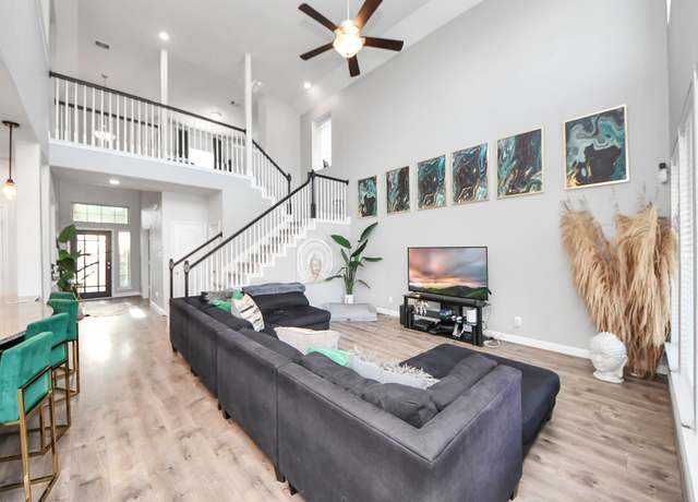 Property at 8219 Oxbow Manor Ln, Cypress, TX 77433, 3 beds, 2.5 baths