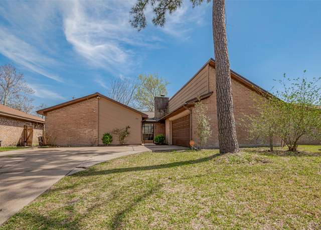 Property at 327 Edgeton Ct, Houston, TX 77015, 3 beds, 2 baths