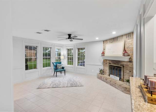 Property at 3821 Vista Rd #3, Pasadena, TX 77504, 3 beds, 2.5 baths