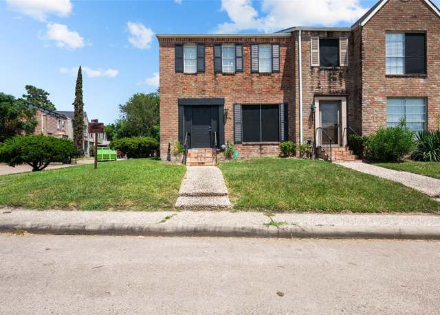 Property at 5764 Maple Hill Dr, Houston, TX 77088, 4 beds, 2.5 baths