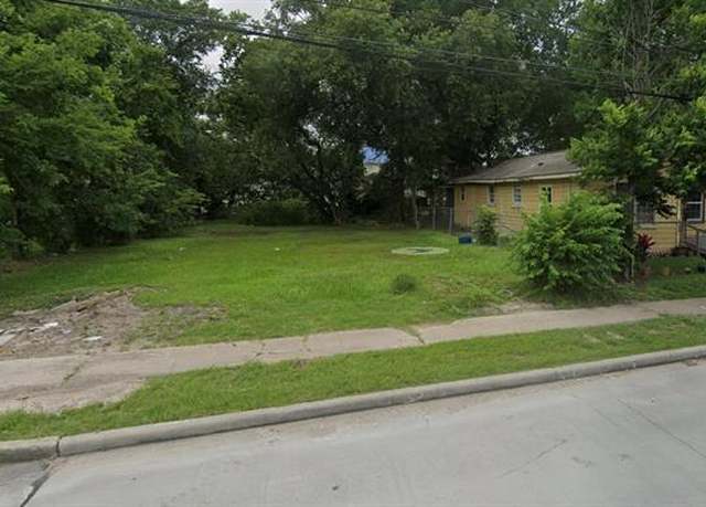 Property at 8816 Scott St, Houston, TX 77051