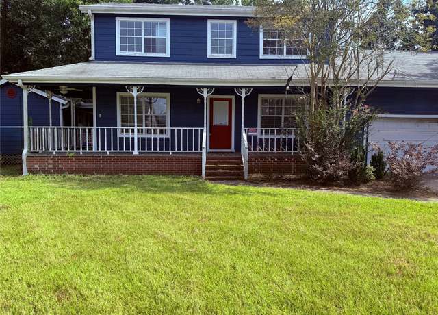 Property at 210 E E North St, Livingston, TX 77351, 4 beds, 3.5 baths