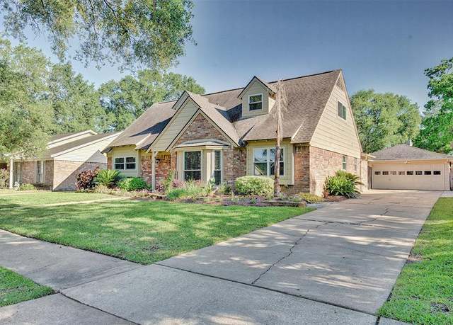 Property at 4322 Long Grove Dr, Seabrook, TX 77586, 4 beds, 2.5 baths