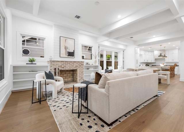 Property at 608 W Main St, Houston, TX 77006, 4 beds, 3 baths