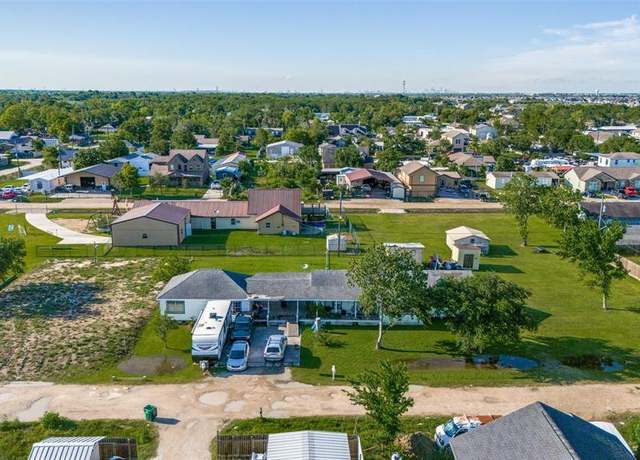 Property at 2215 Cameron Dr, Rosharon, TX 77583, 3 beds, 2 baths