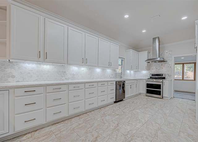 Property at 906 Wiley Dr, Magnolia, TX 77354, 4 beds, 2 baths